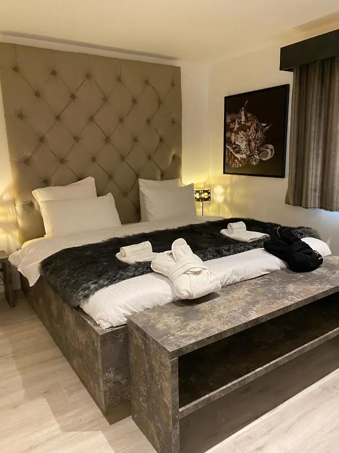 Les Trois Chaufatons - Chalets Boutiques, Propriétés Mont Amour