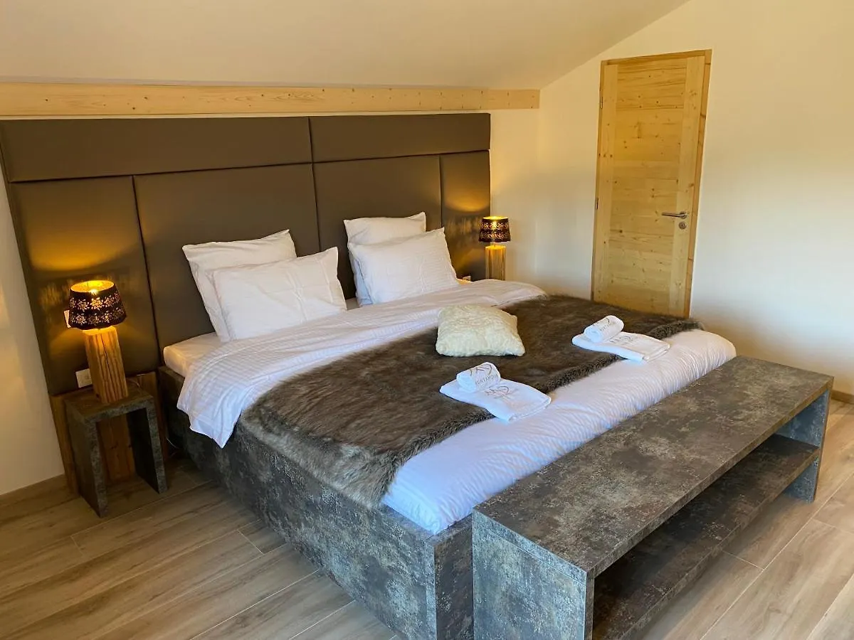 Les Trois Chaufatons - Chalets Boutiques, Proprietes Mont Amour